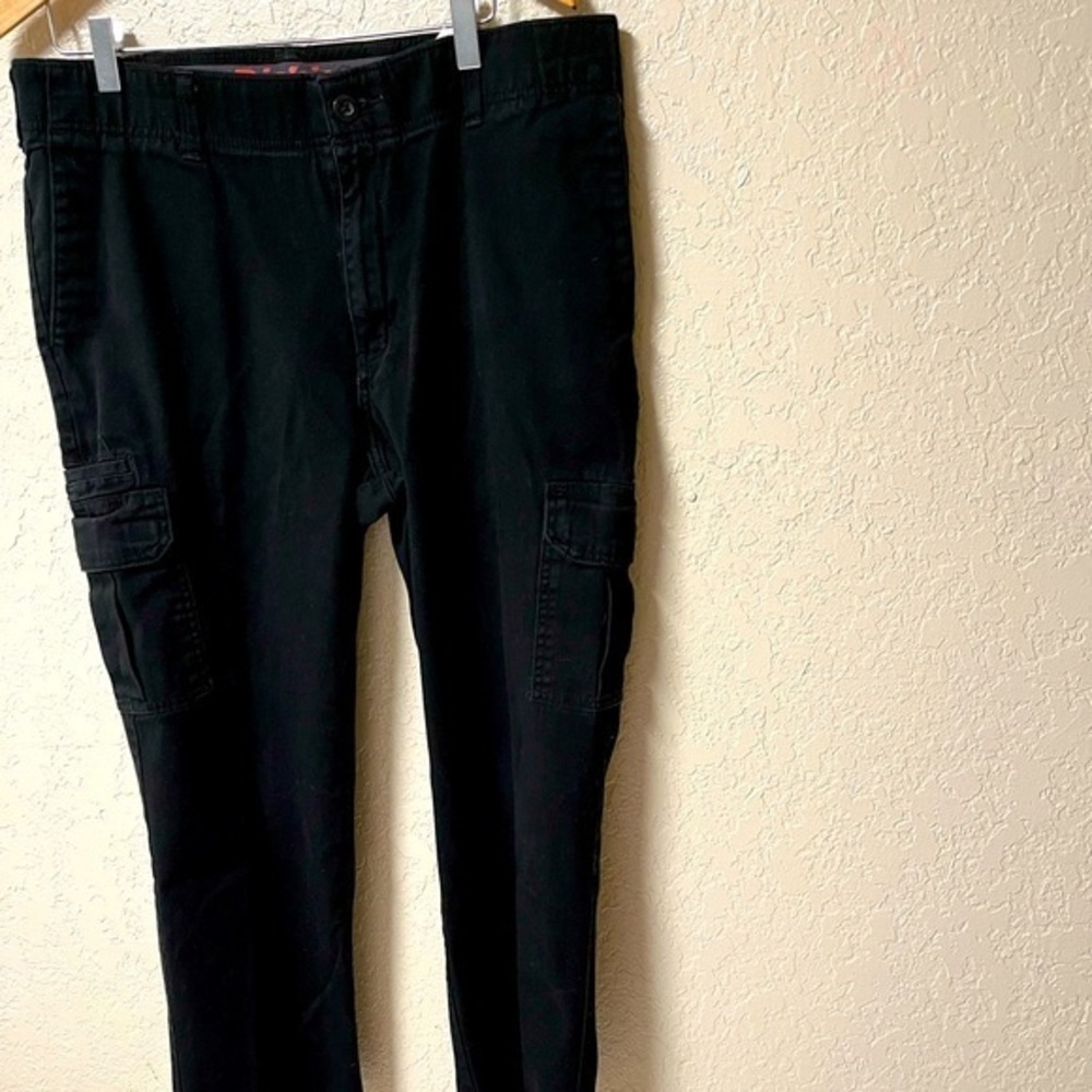Dickies Black Pants Size 36”W x30”L. Has Several Pockets. Got Lots Of Wear Still